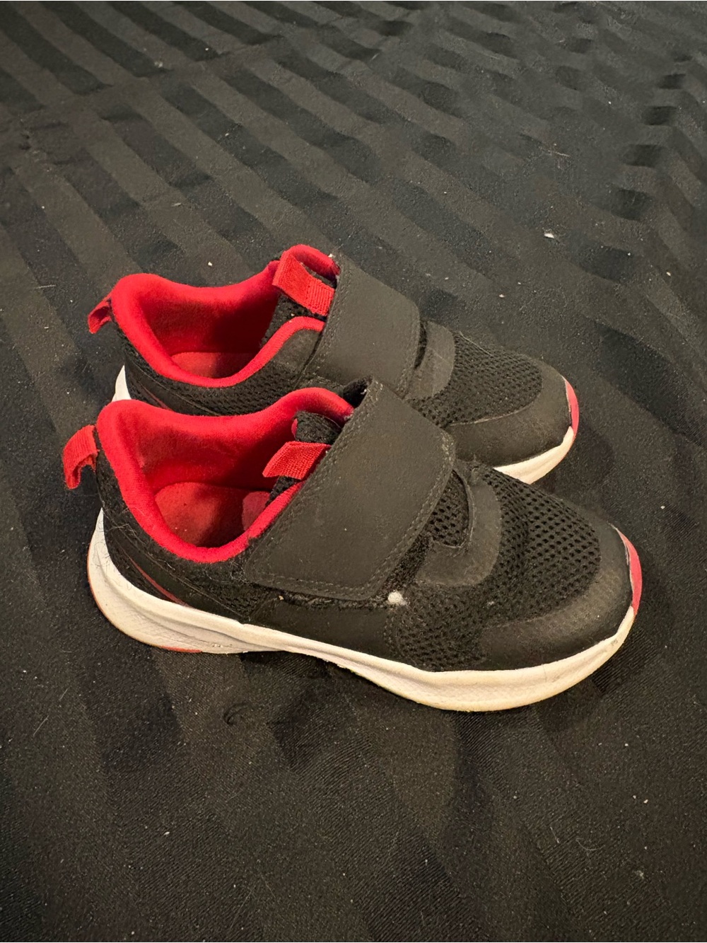Kids Velcro Athletic Sneakers in Black and Red